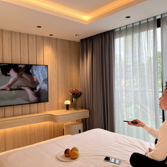 A HOUSE SAIGON: Saigon Executive Suite One-Bedroom [LAYOUT 3]