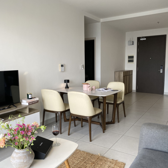 HongHome Compass One: Two-Bedroom [L12B.20] 